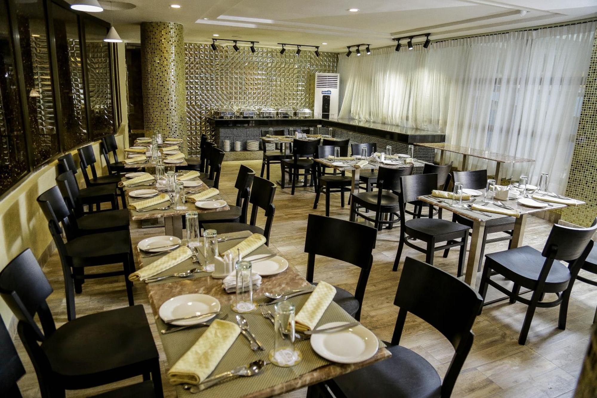 Perfecto La Villa Hotel And Suites Lagos Exterior photo