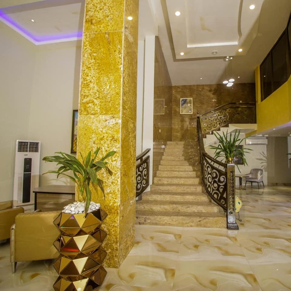 Perfecto La Villa Hotel And Suites Lagos Exterior photo