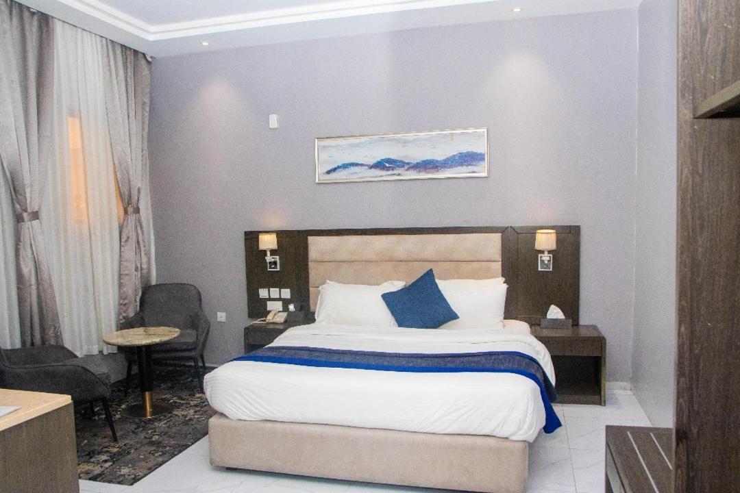 Perfecto La Villa Hotel And Suites Lagos Exterior photo