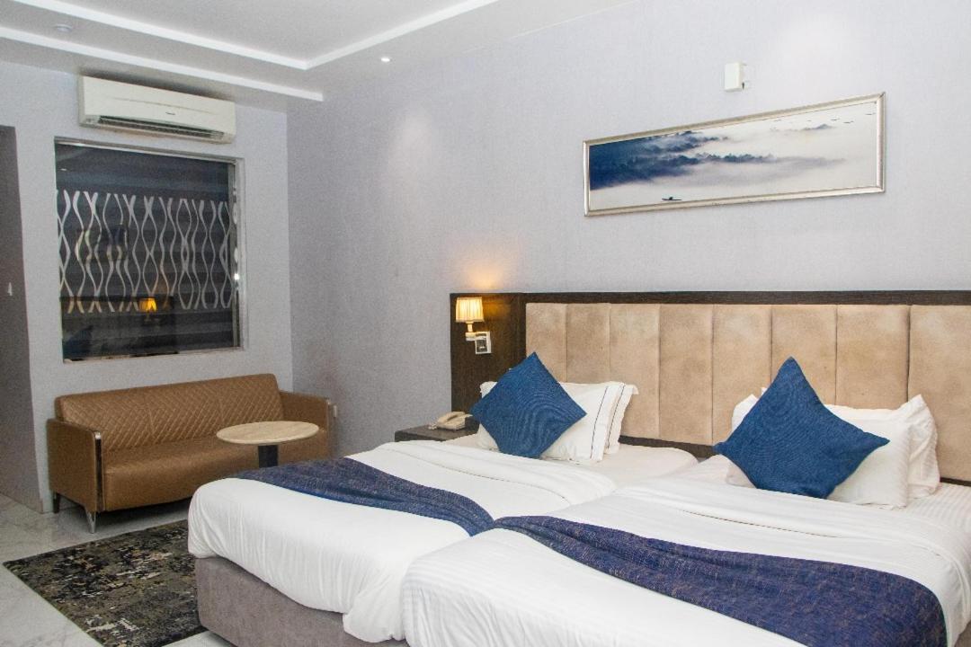 Perfecto La Villa Hotel And Suites Lagos Exterior photo