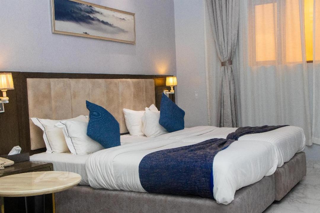 Perfecto La Villa Hotel And Suites Lagos Exterior photo