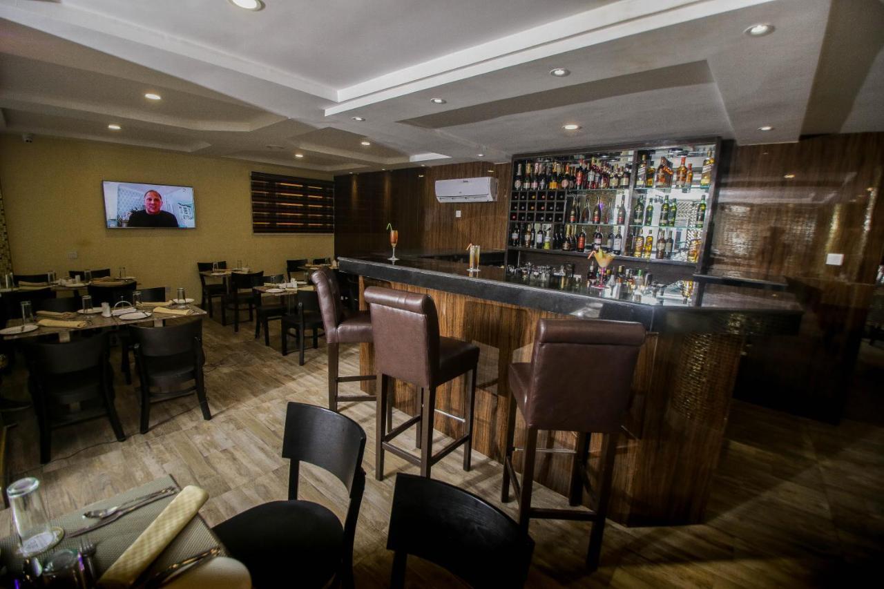 Perfecto La Villa Hotel And Suites Lagos Exterior photo