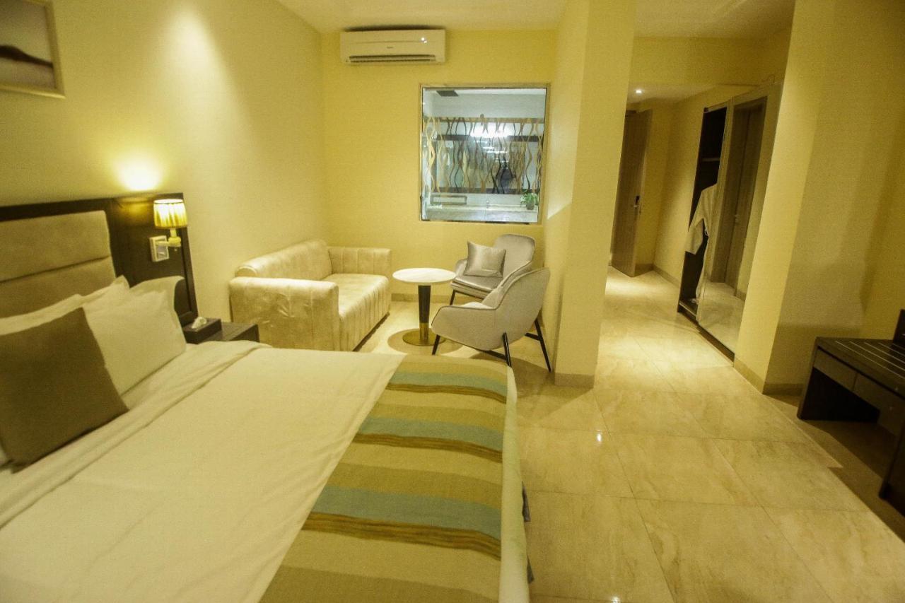 Perfecto La Villa Hotel And Suites Lagos Exterior photo