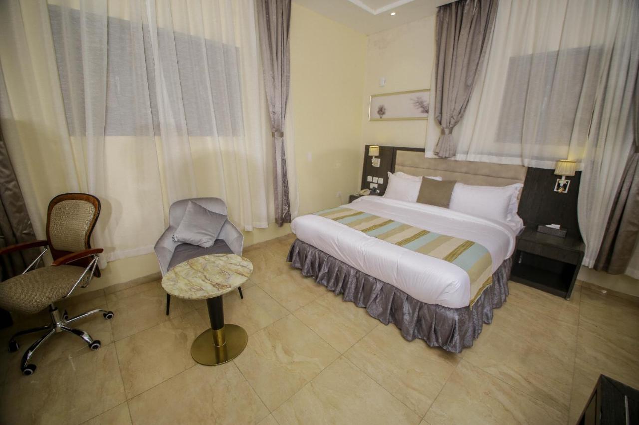 Perfecto La Villa Hotel And Suites Lagos Exterior photo